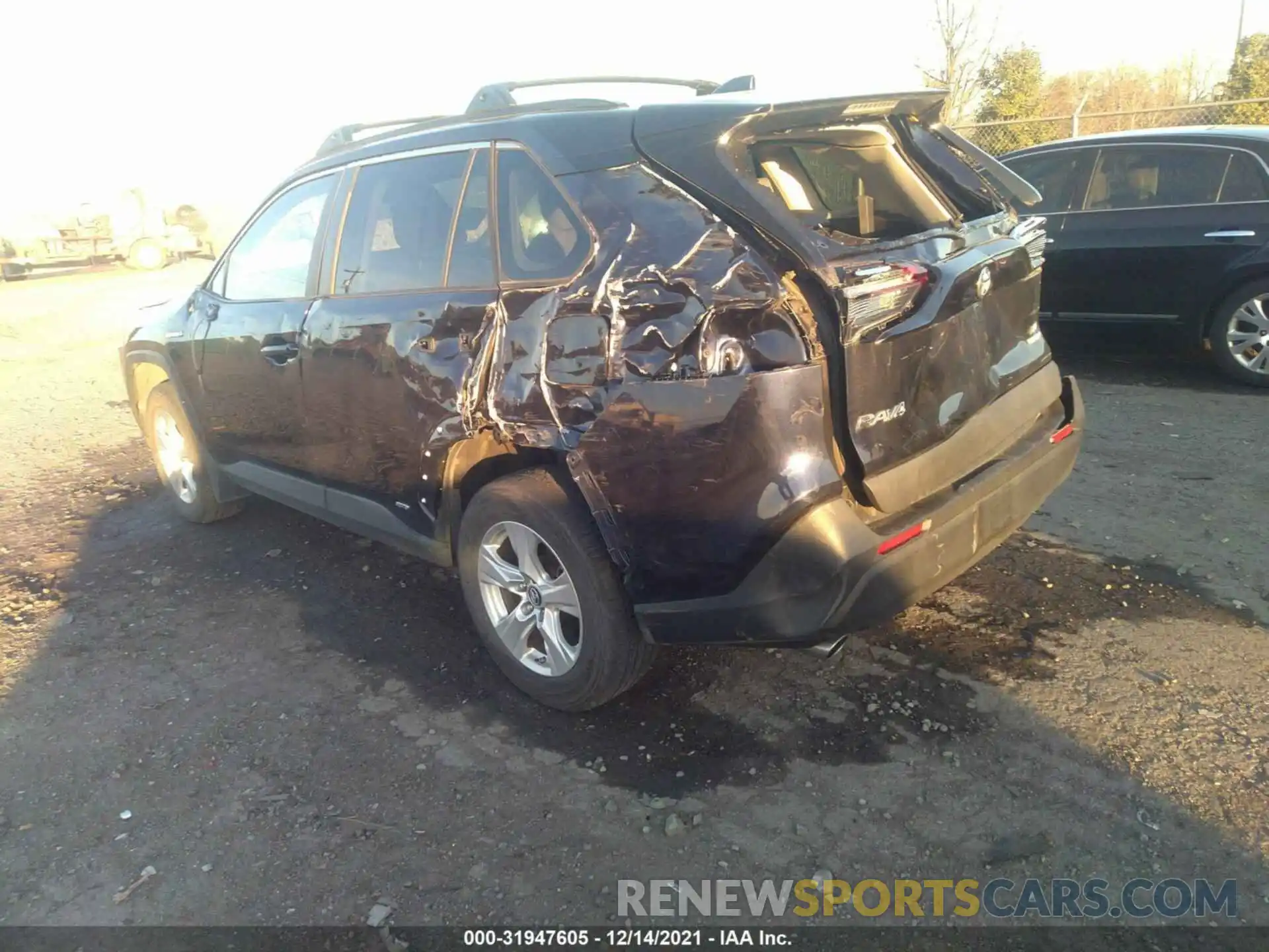 3 Photograph of a damaged car 2T3RWRFVXKW040887 TOYOTA RAV4 2019