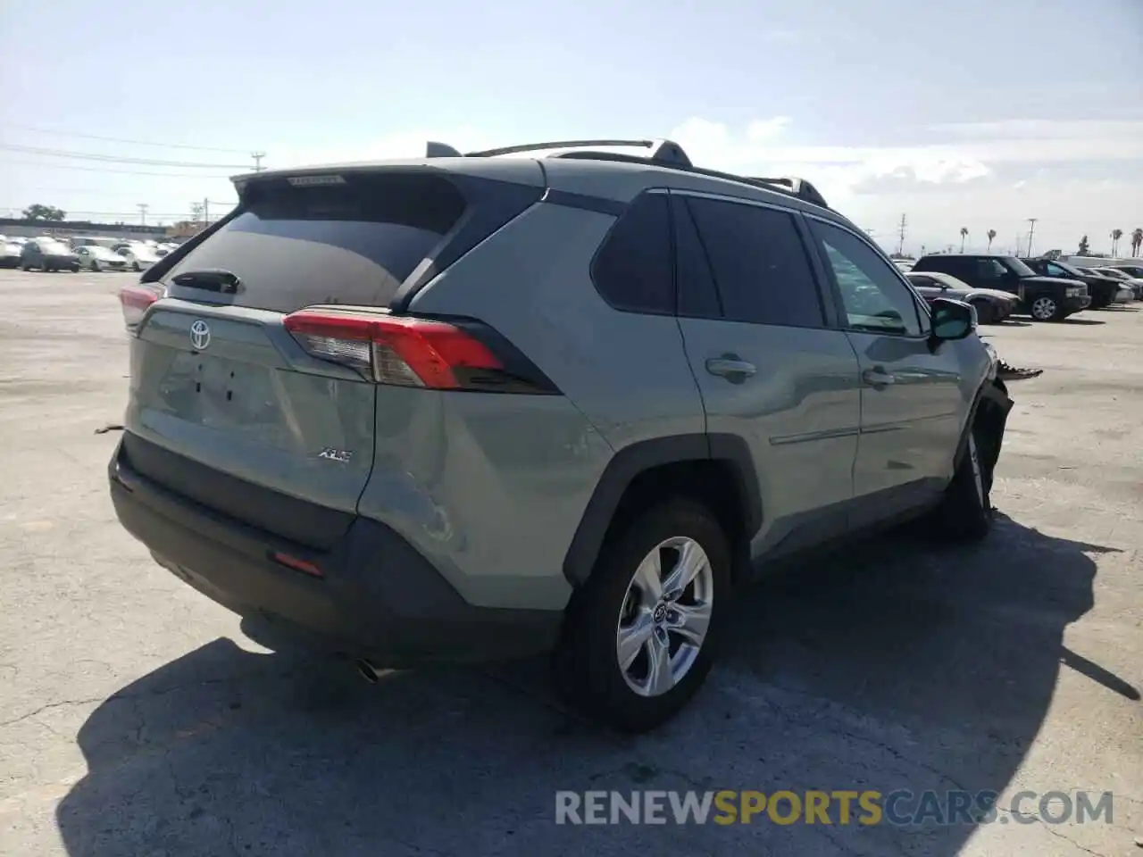 4 Photograph of a damaged car 2T3W1RFV0KC003589 TOYOTA RAV4 2019