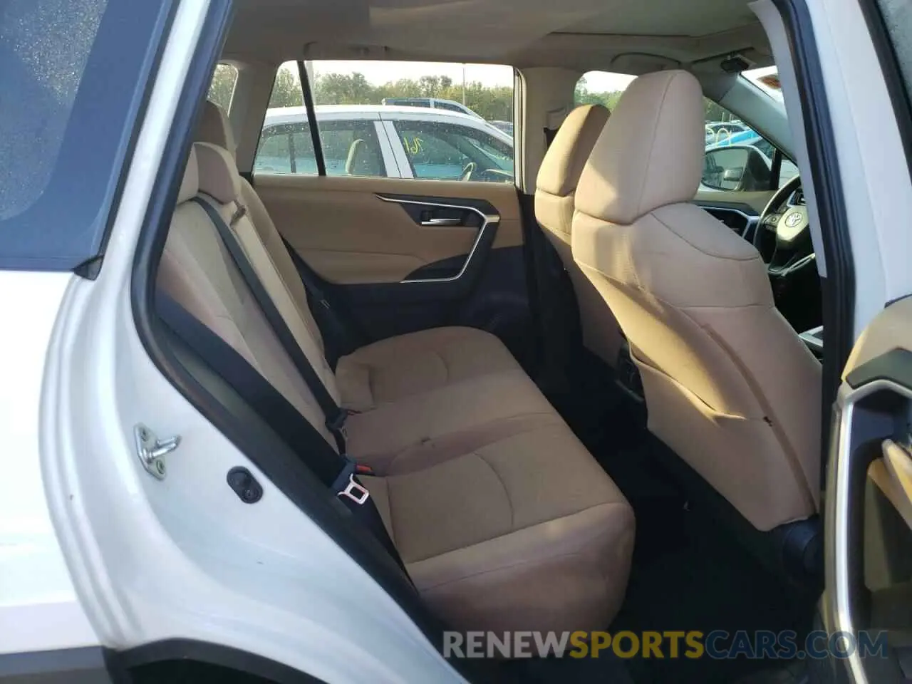 6 Photograph of a damaged car 2T3W1RFV0KC004449 TOYOTA RAV4 2019