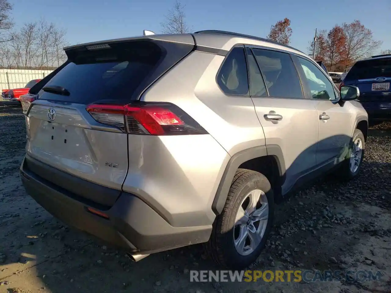 4 Photograph of a damaged car 2T3W1RFV0KC009053 TOYOTA RAV4 2019