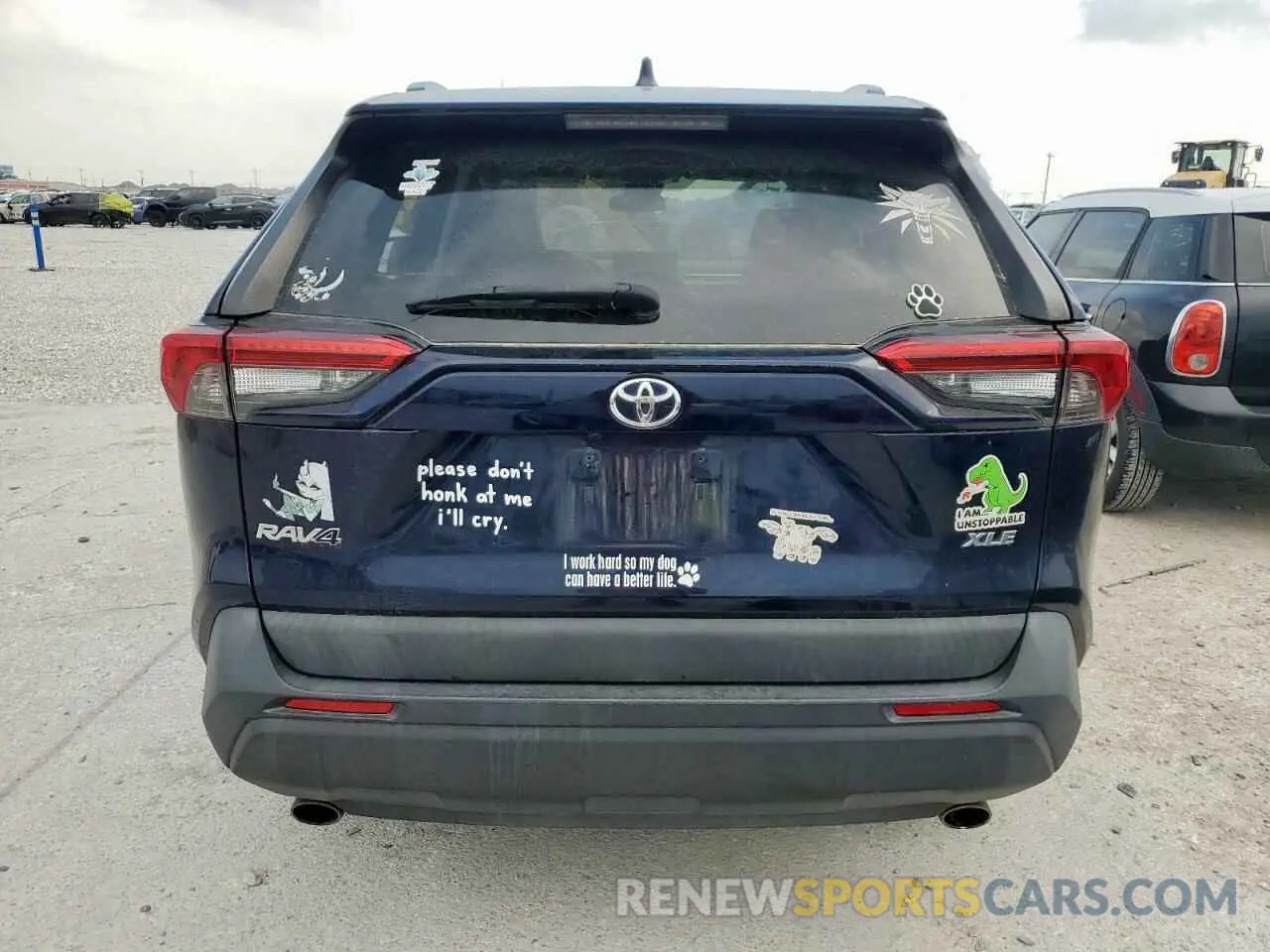 6 Photograph of a damaged car 2T3W1RFV0KC018223 TOYOTA RAV4 2019