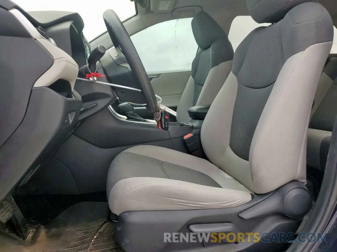 7 Photograph of a damaged car 2T3W1RFV0KC018223 TOYOTA RAV4 2019