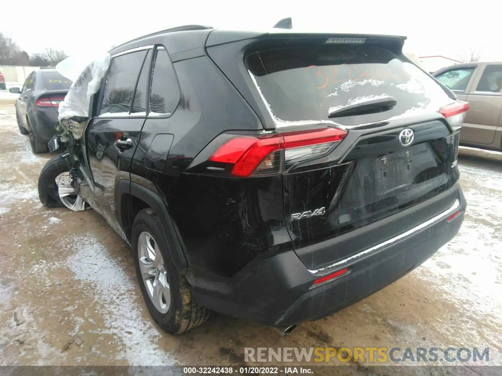 3 Photograph of a damaged car 2T3W1RFV0KC023437 TOYOTA RAV4 2019