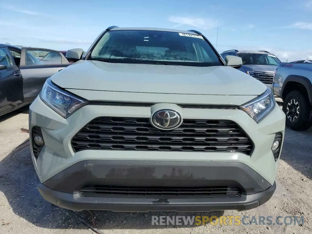 5 Photograph of a damaged car 2T3W1RFV0KC023745 TOYOTA RAV4 2019