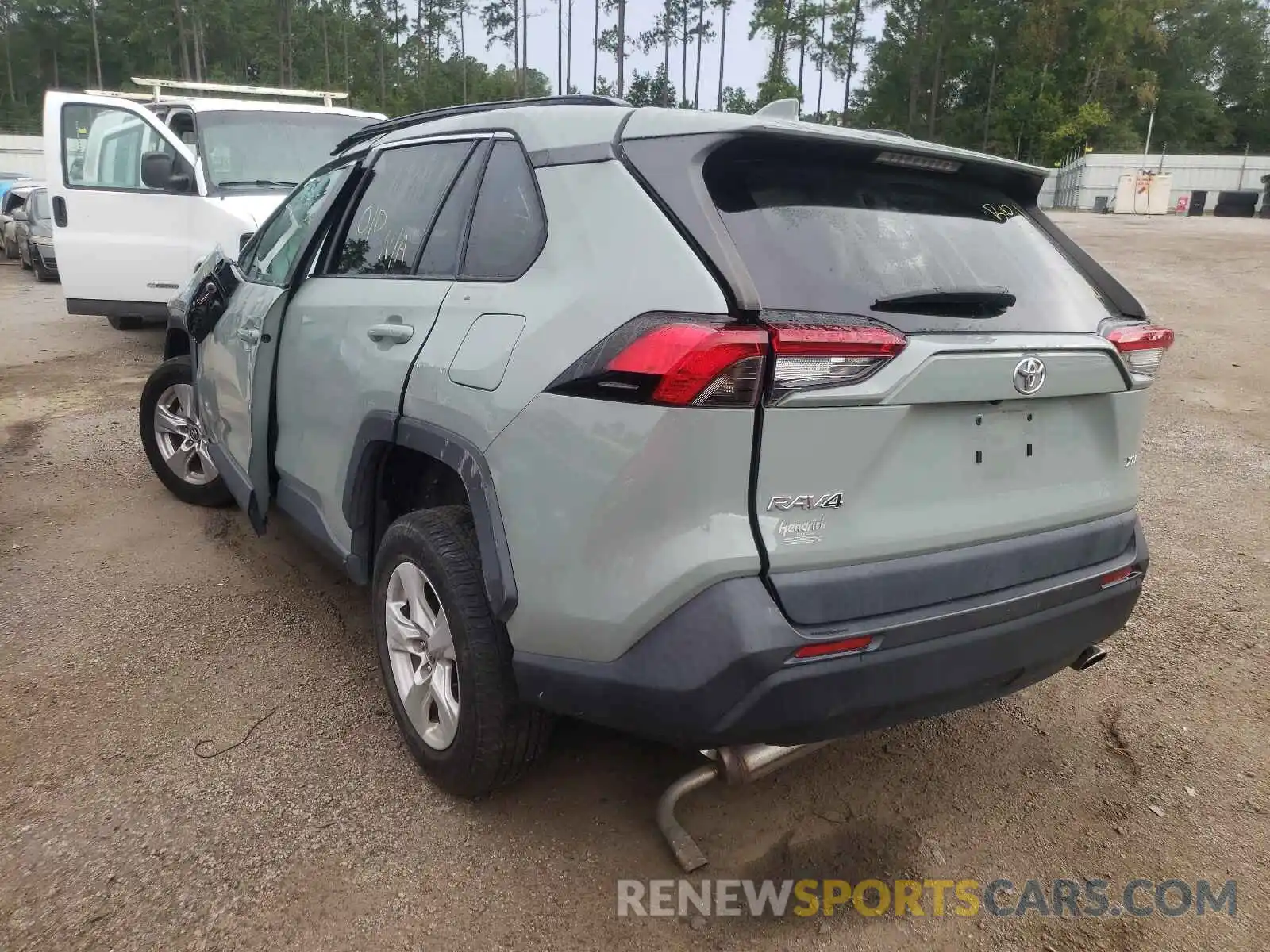 3 Photograph of a damaged car 2T3W1RFV0KW004708 TOYOTA RAV4 2019