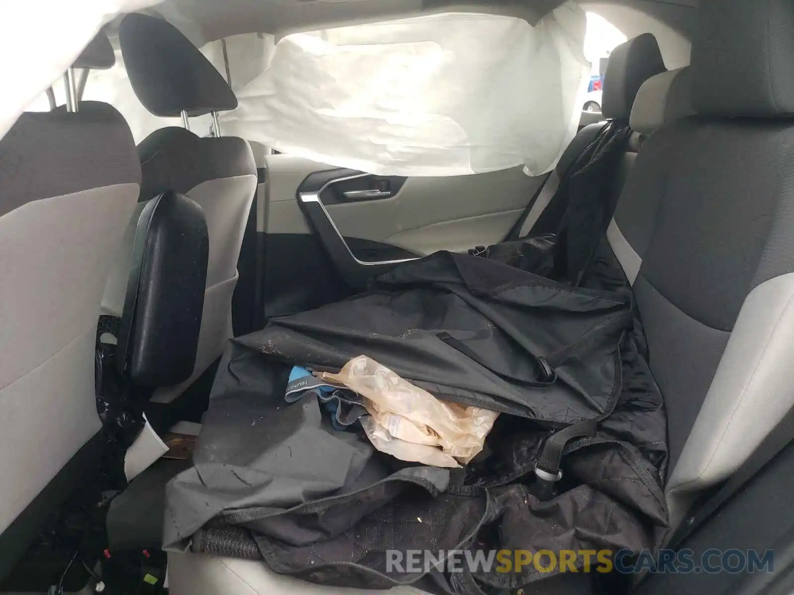 6 Photograph of a damaged car 2T3W1RFV0KW004708 TOYOTA RAV4 2019