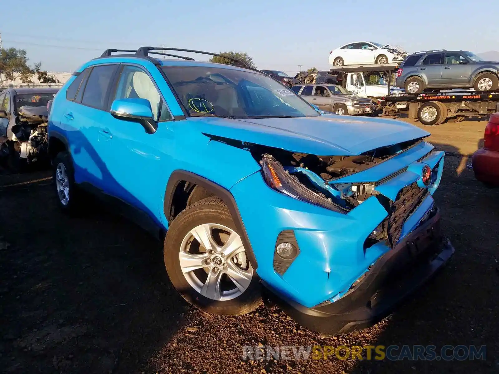 1 Photograph of a damaged car 2T3W1RFV0KW006460 TOYOTA RAV4 2019