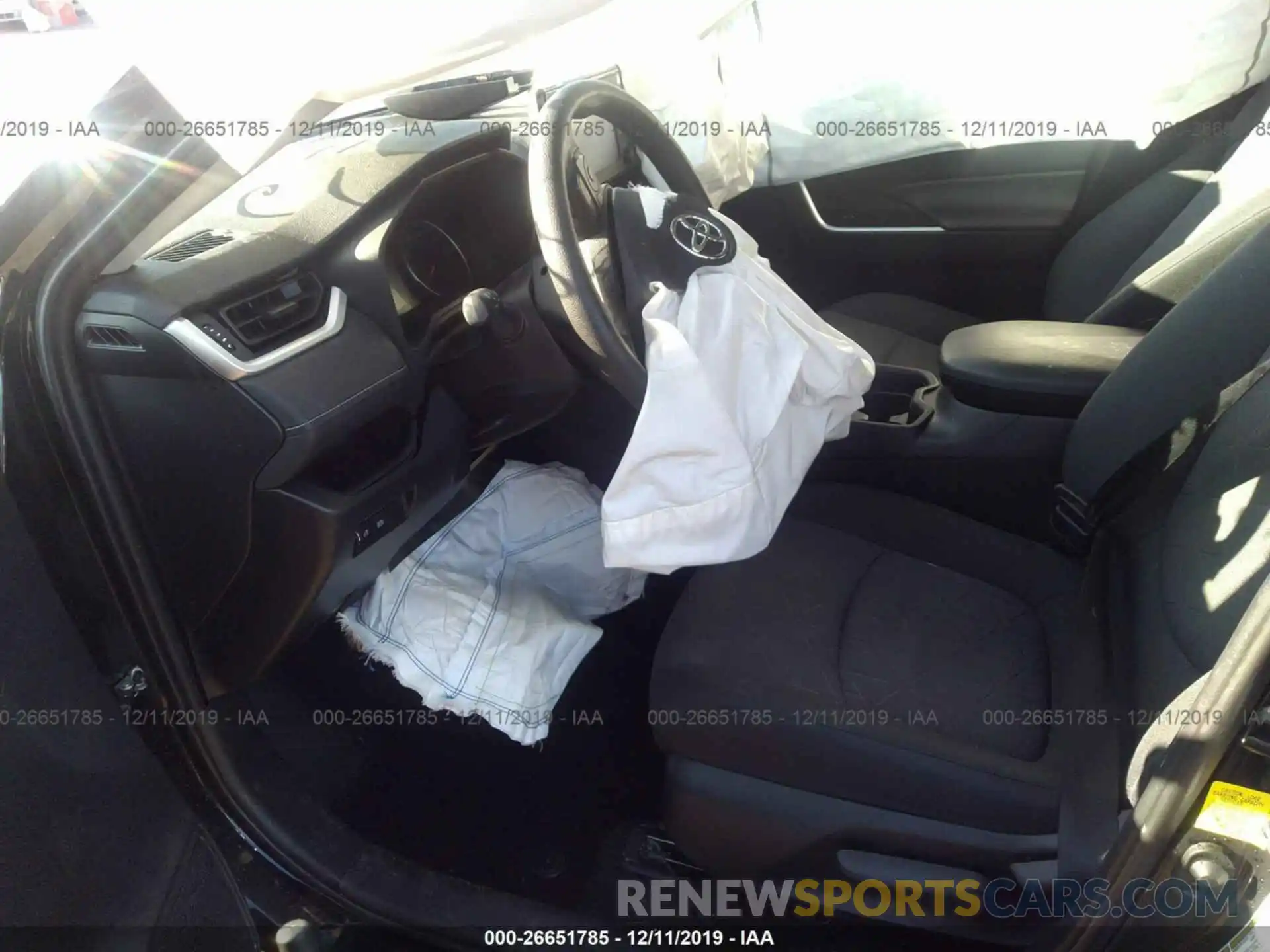 5 Photograph of a damaged car 2T3W1RFV0KW007186 TOYOTA RAV4 2019