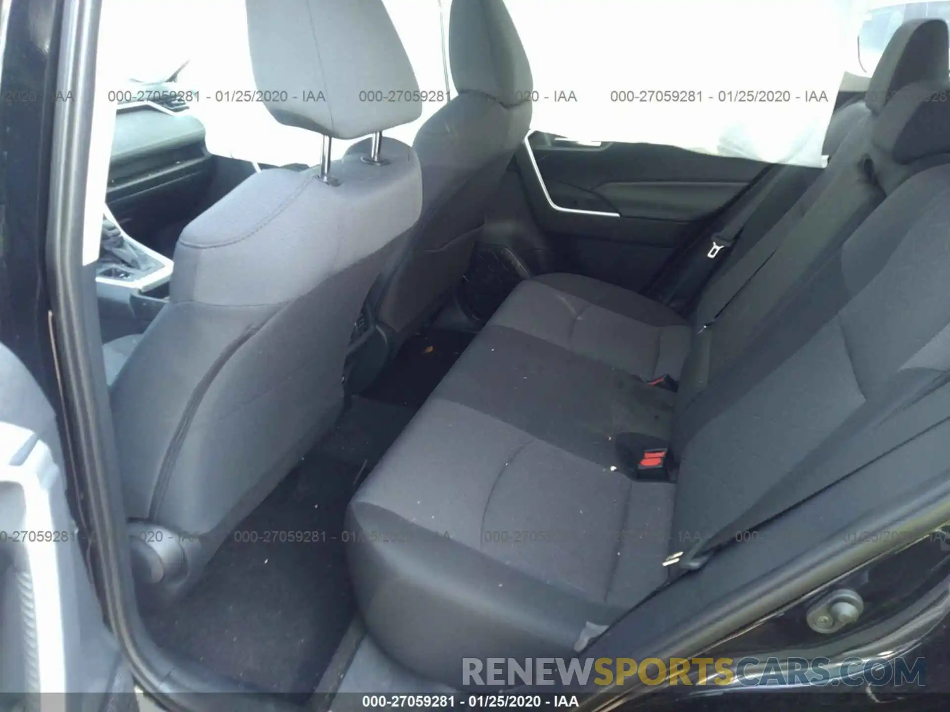 8 Photograph of a damaged car 2T3W1RFV0KW013120 TOYOTA RAV4 2019