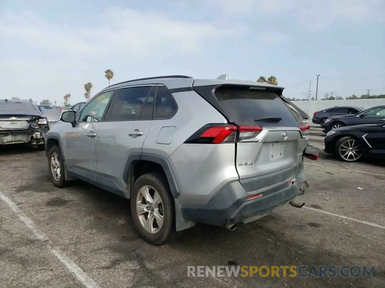 3 Photograph of a damaged car 2T3W1RFV0KW026031 TOYOTA RAV4 2019