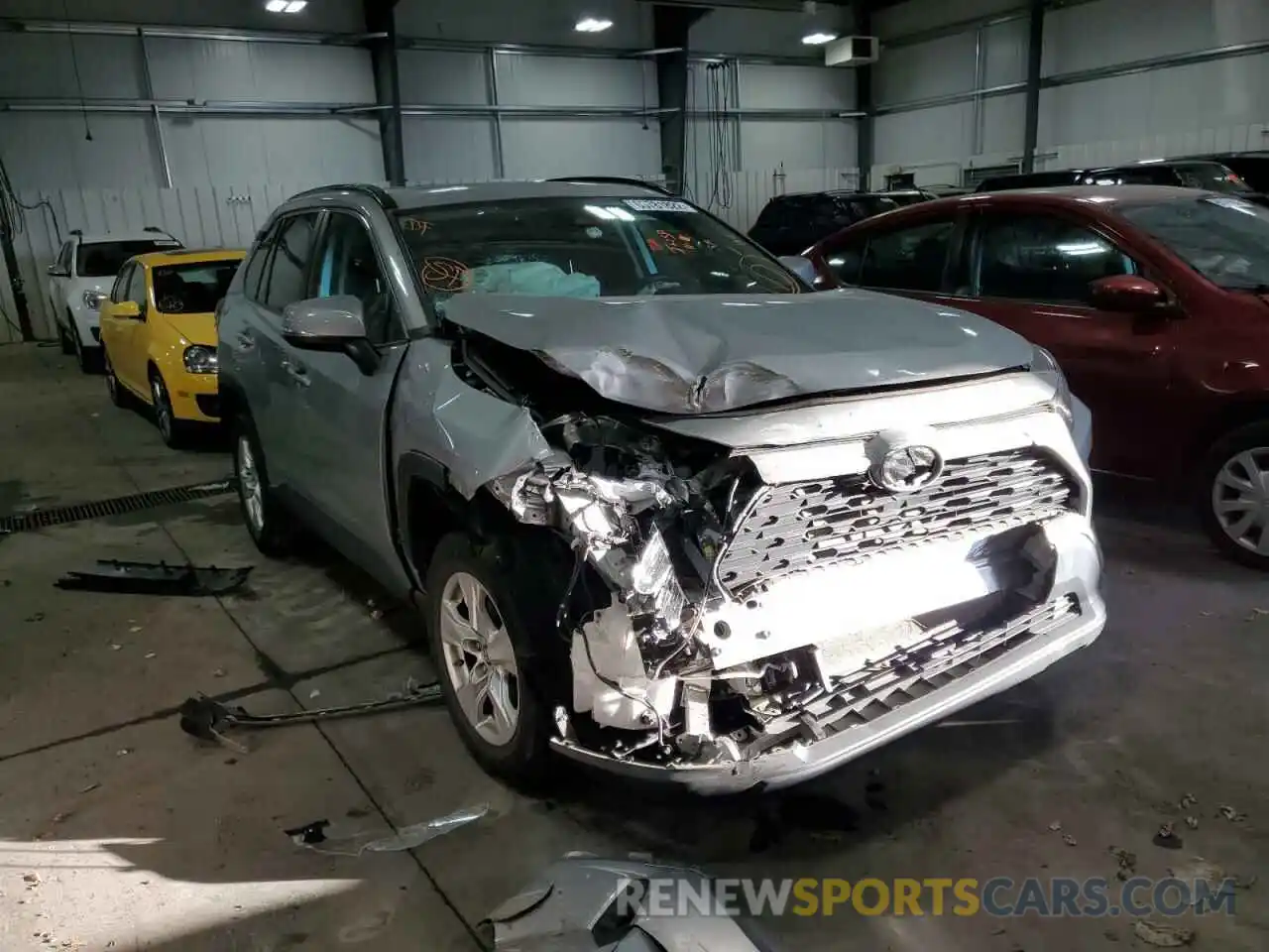 1 Photograph of a damaged car 2T3W1RFV0KW031908 TOYOTA RAV4 2019