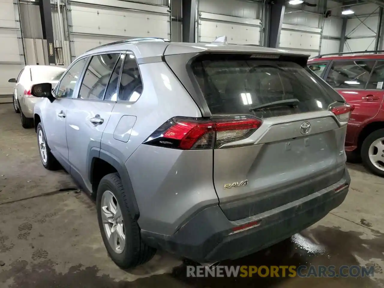 3 Photograph of a damaged car 2T3W1RFV0KW031908 TOYOTA RAV4 2019