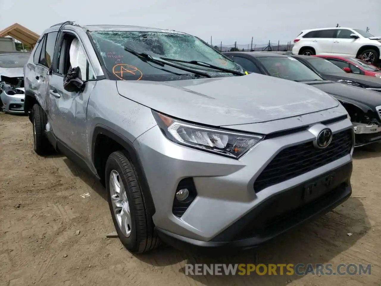 1 Photograph of a damaged car 2T3W1RFV0KW033741 TOYOTA RAV4 2019