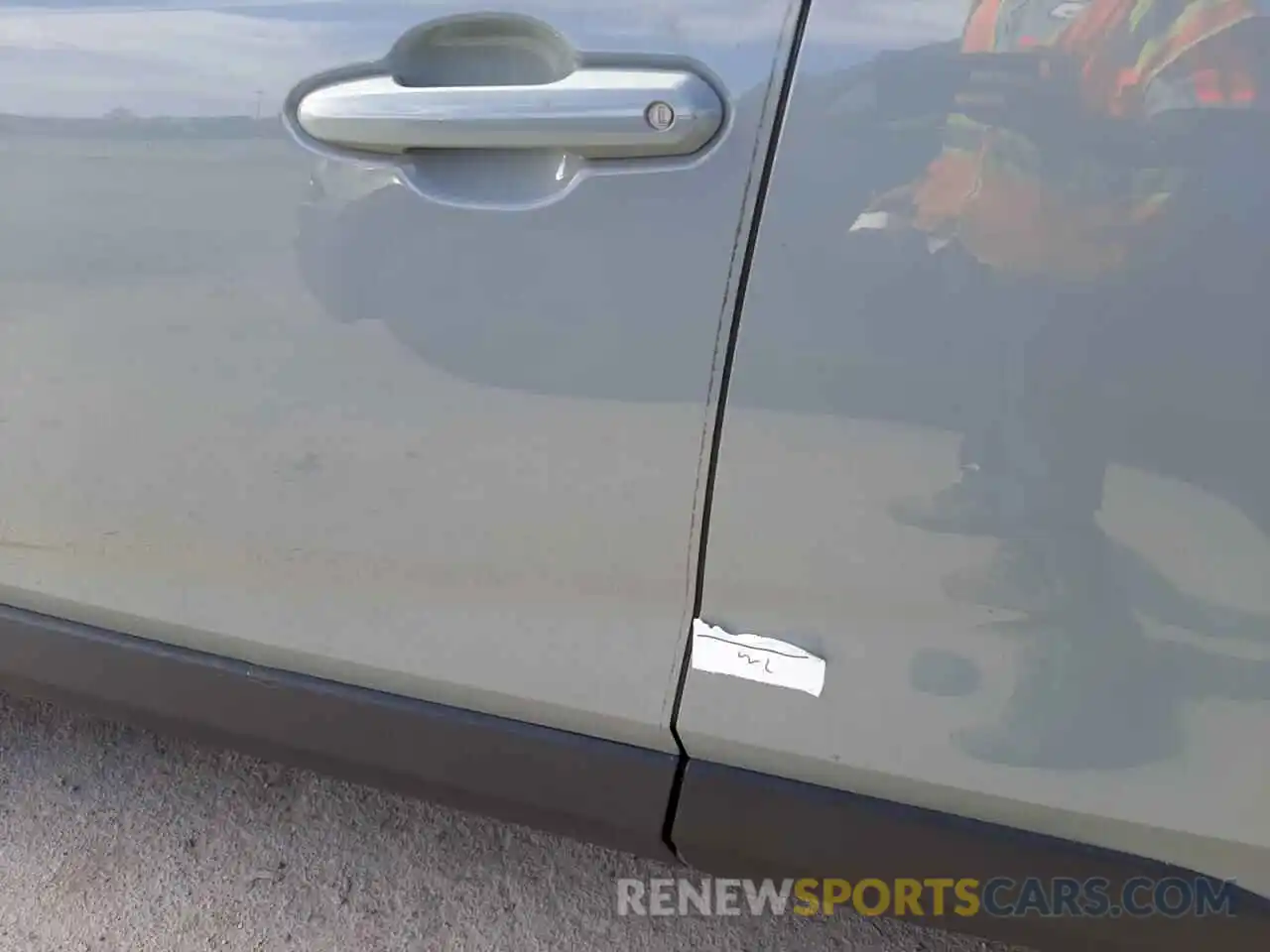 13 Photograph of a damaged car 2T3W1RFV0KW048997 TOYOTA RAV4 2019