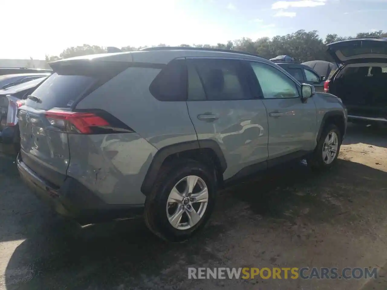 3 Photograph of a damaged car 2T3W1RFV0KW048997 TOYOTA RAV4 2019