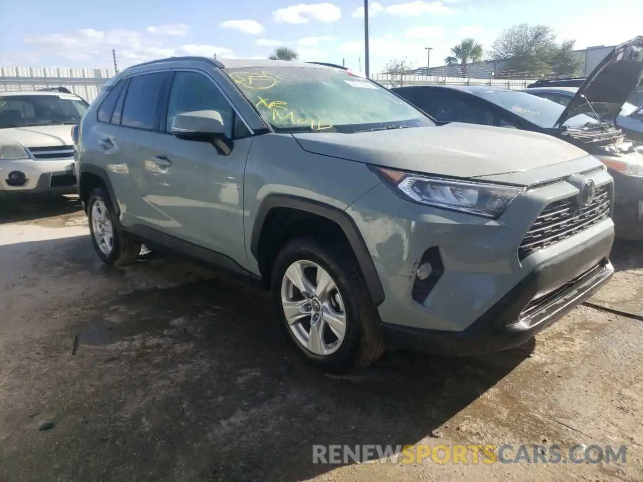 4 Photograph of a damaged car 2T3W1RFV0KW048997 TOYOTA RAV4 2019