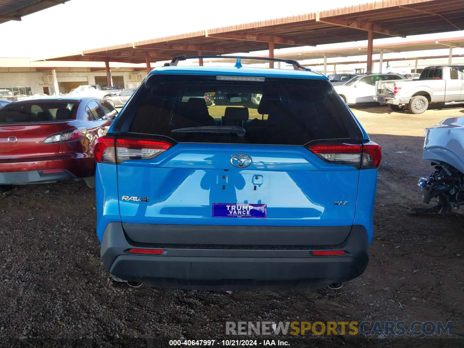15 Photograph of a damaged car 2T3W1RFV1KC001706 TOYOTA RAV4 2019