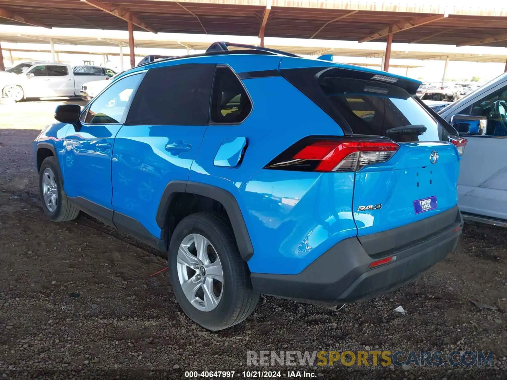 3 Photograph of a damaged car 2T3W1RFV1KC001706 TOYOTA RAV4 2019