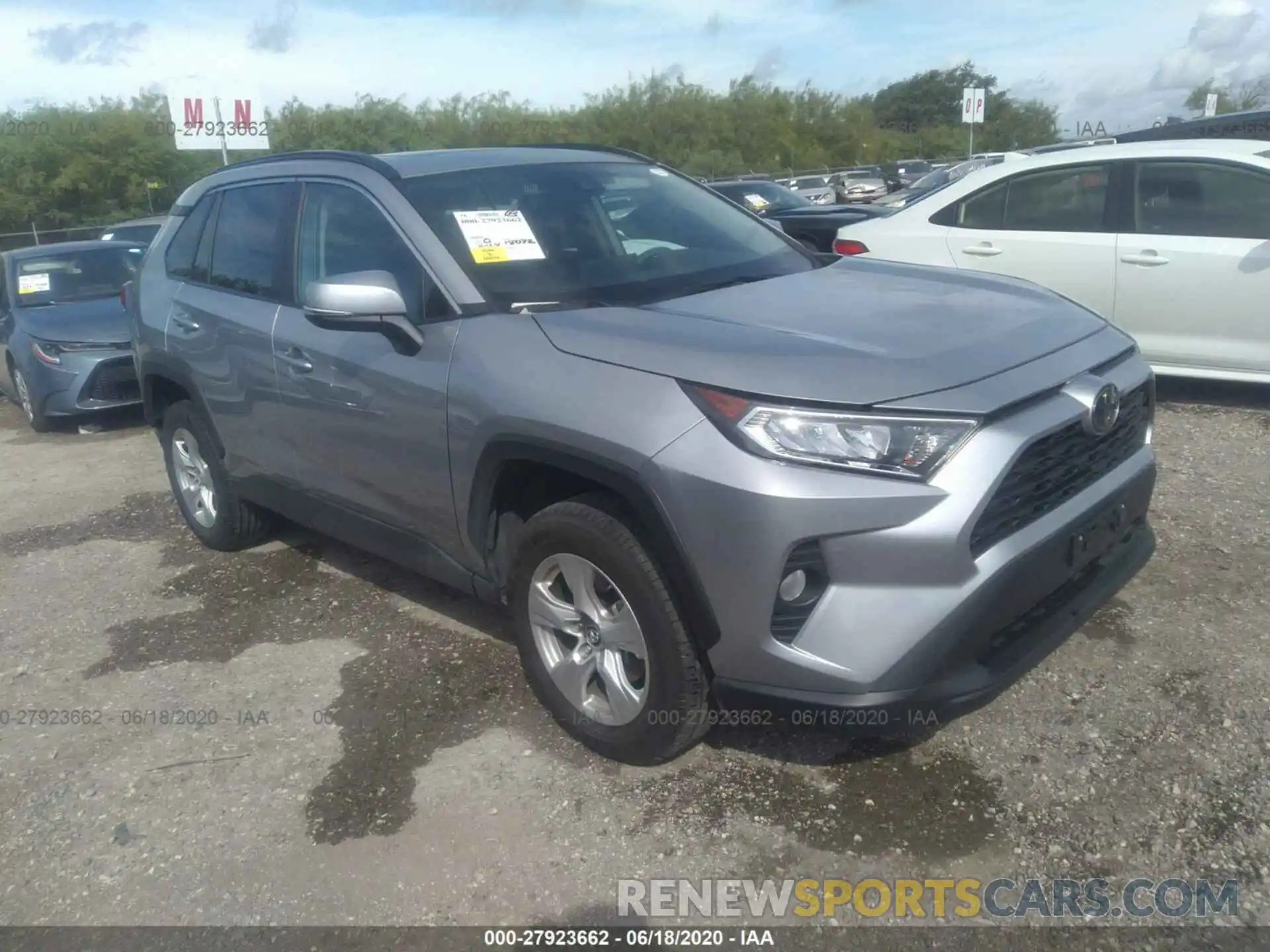 1 Photograph of a damaged car 2T3W1RFV1KC004542 TOYOTA RAV4 2019