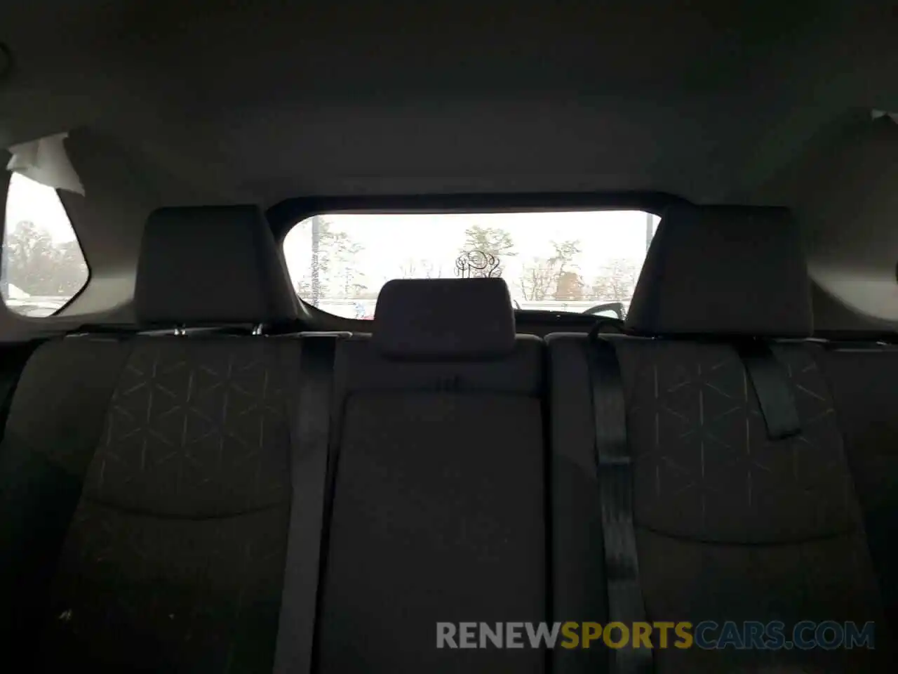 10 Photograph of a damaged car 2T3W1RFV1KC015251 TOYOTA RAV4 2019