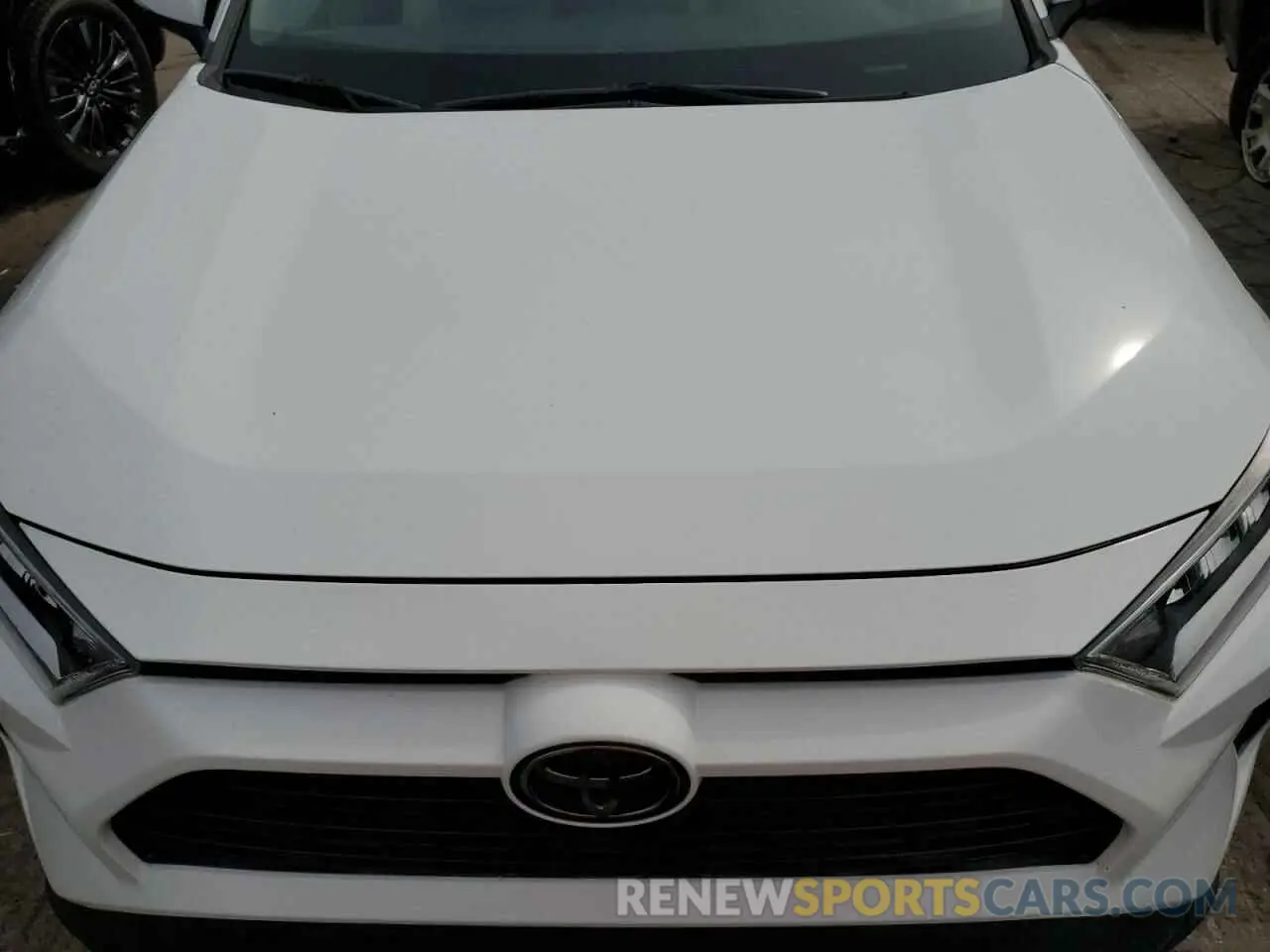 12 Photograph of a damaged car 2T3W1RFV1KC030428 TOYOTA RAV4 2019