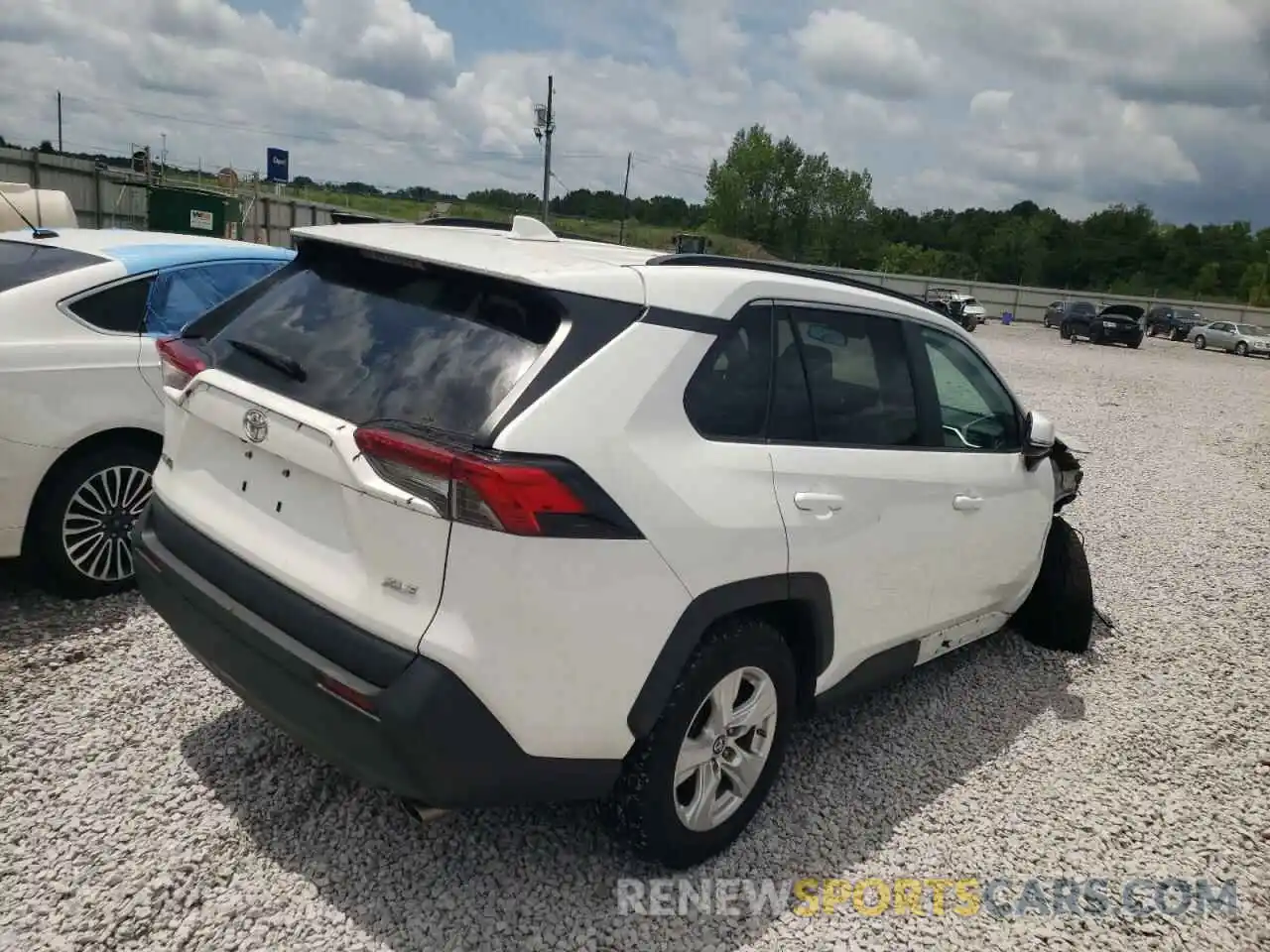 4 Photograph of a damaged car 2T3W1RFV1KW029696 TOYOTA RAV4 2019