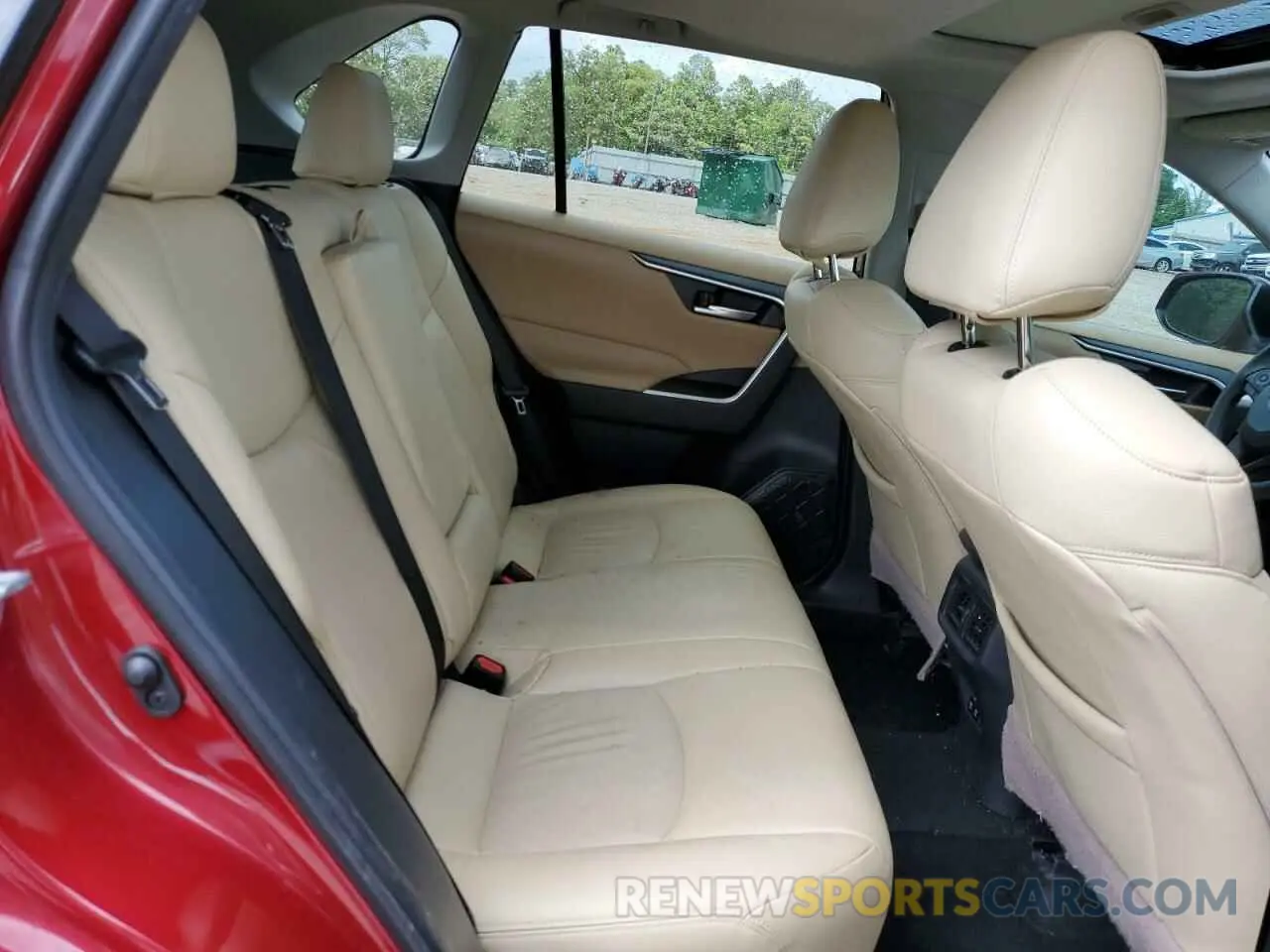 11 Photograph of a damaged car 2T3W1RFV1KW033201 TOYOTA RAV4 2019