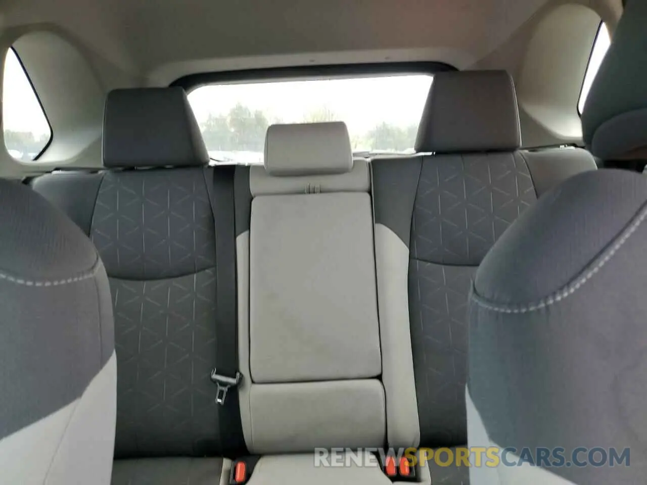 10 Photograph of a damaged car 2T3W1RFV1KW051326 TOYOTA RAV4 2019