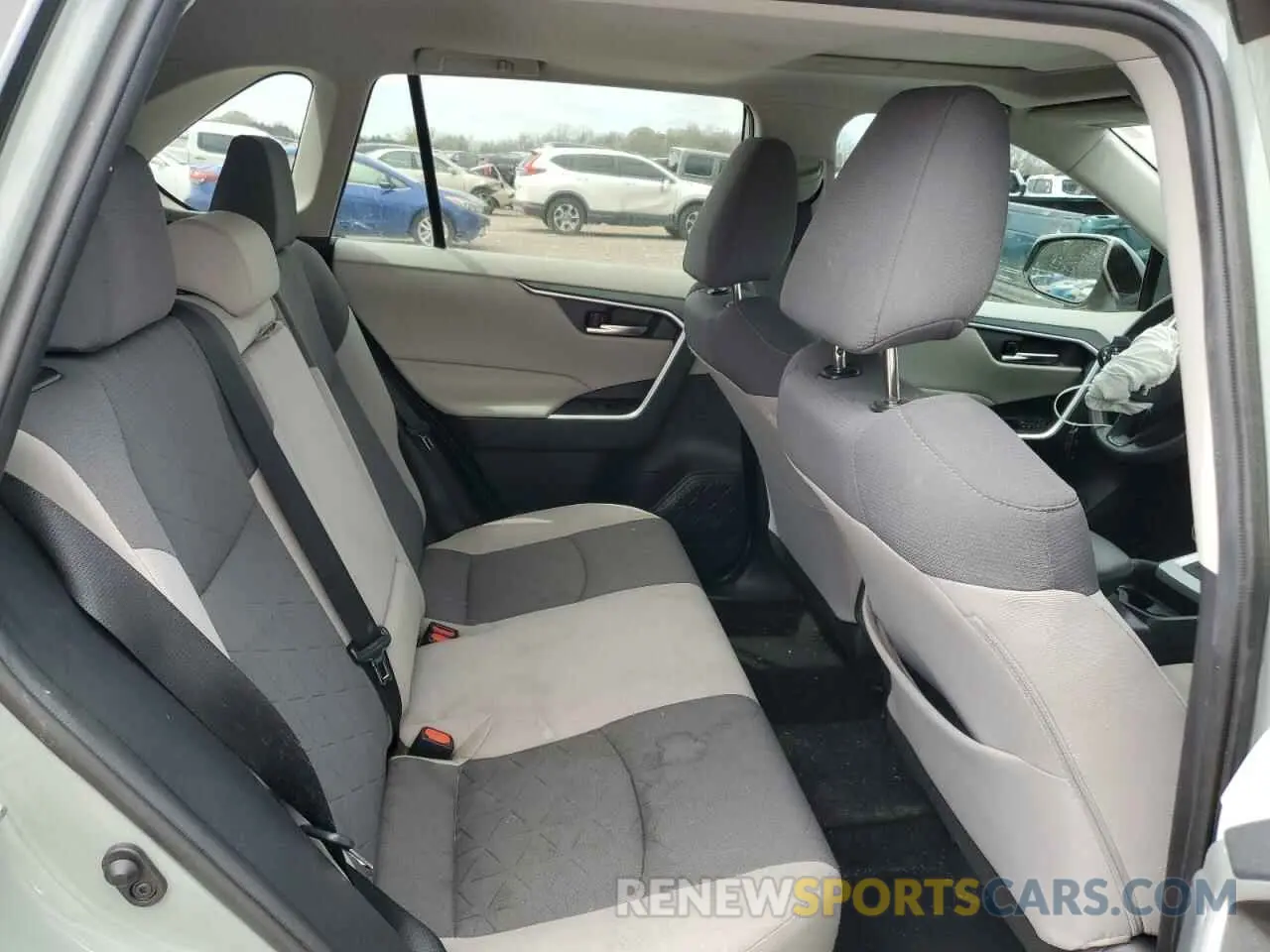 11 Photograph of a damaged car 2T3W1RFV1KW051326 TOYOTA RAV4 2019