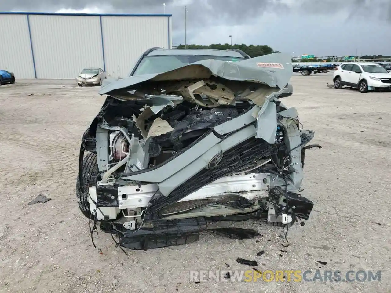 5 Photograph of a damaged car 2T3W1RFV1KW052752 TOYOTA RAV4 2019