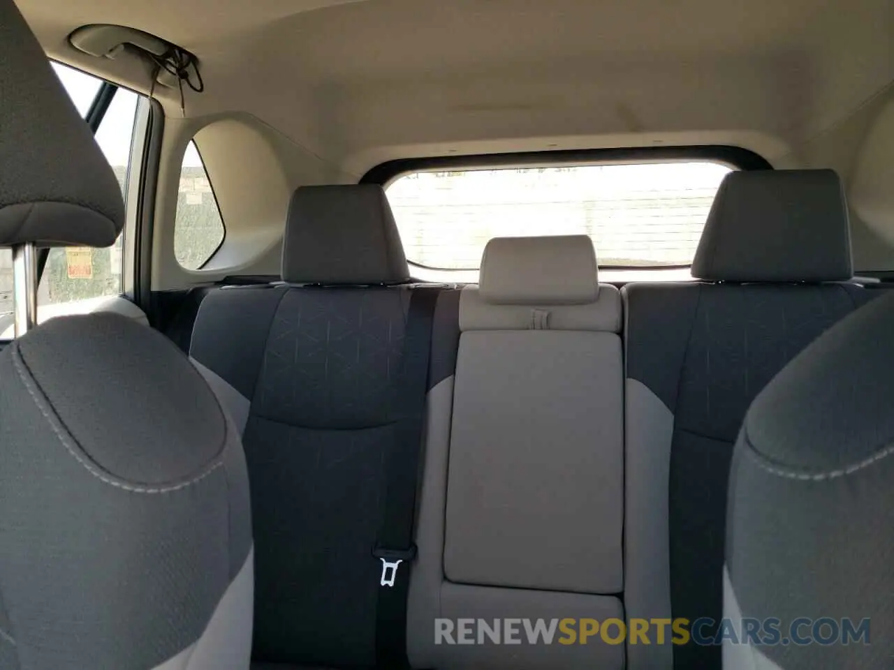 10 Photograph of a damaged car 2T3W1RFV2KC005506 TOYOTA RAV4 2019