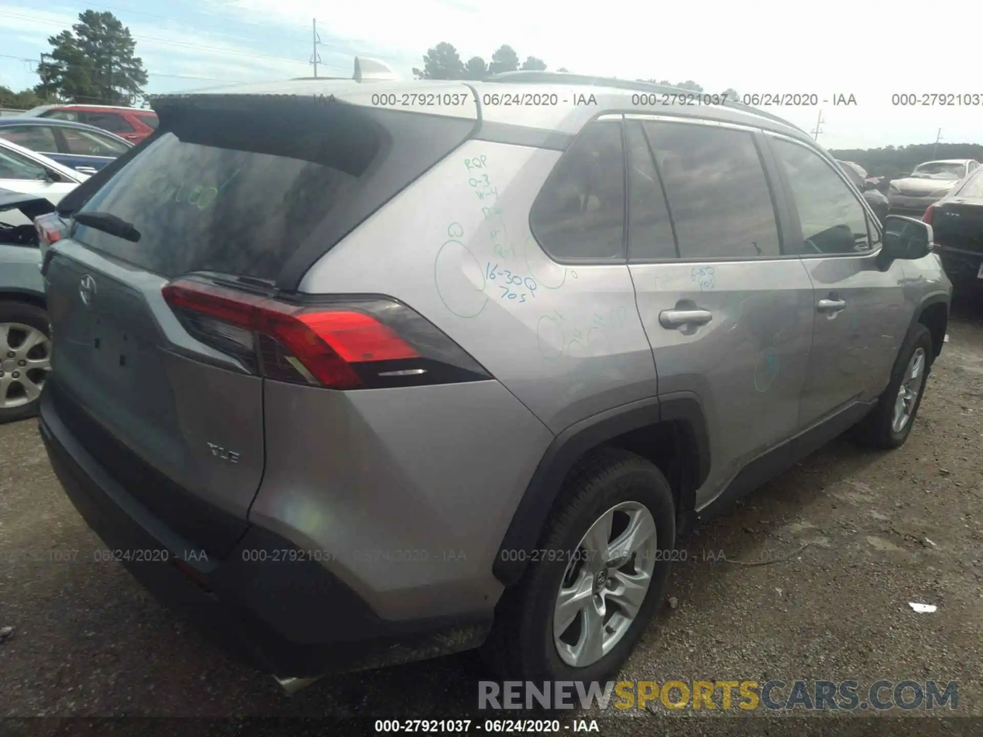 4 Photograph of a damaged car 2T3W1RFV2KC006168 TOYOTA RAV4 2019