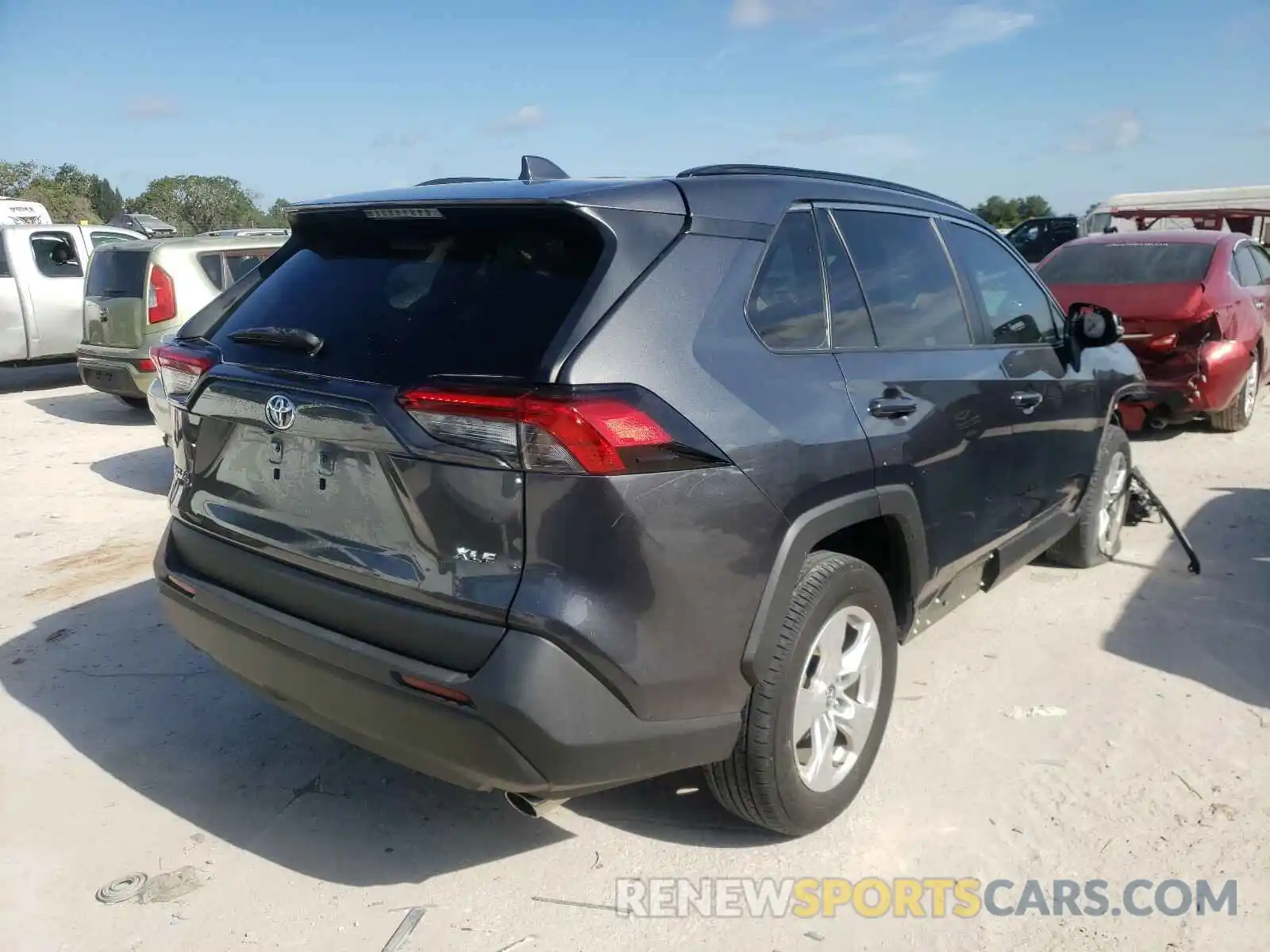 4 Photograph of a damaged car 2T3W1RFV2KC006431 TOYOTA RAV4 2019