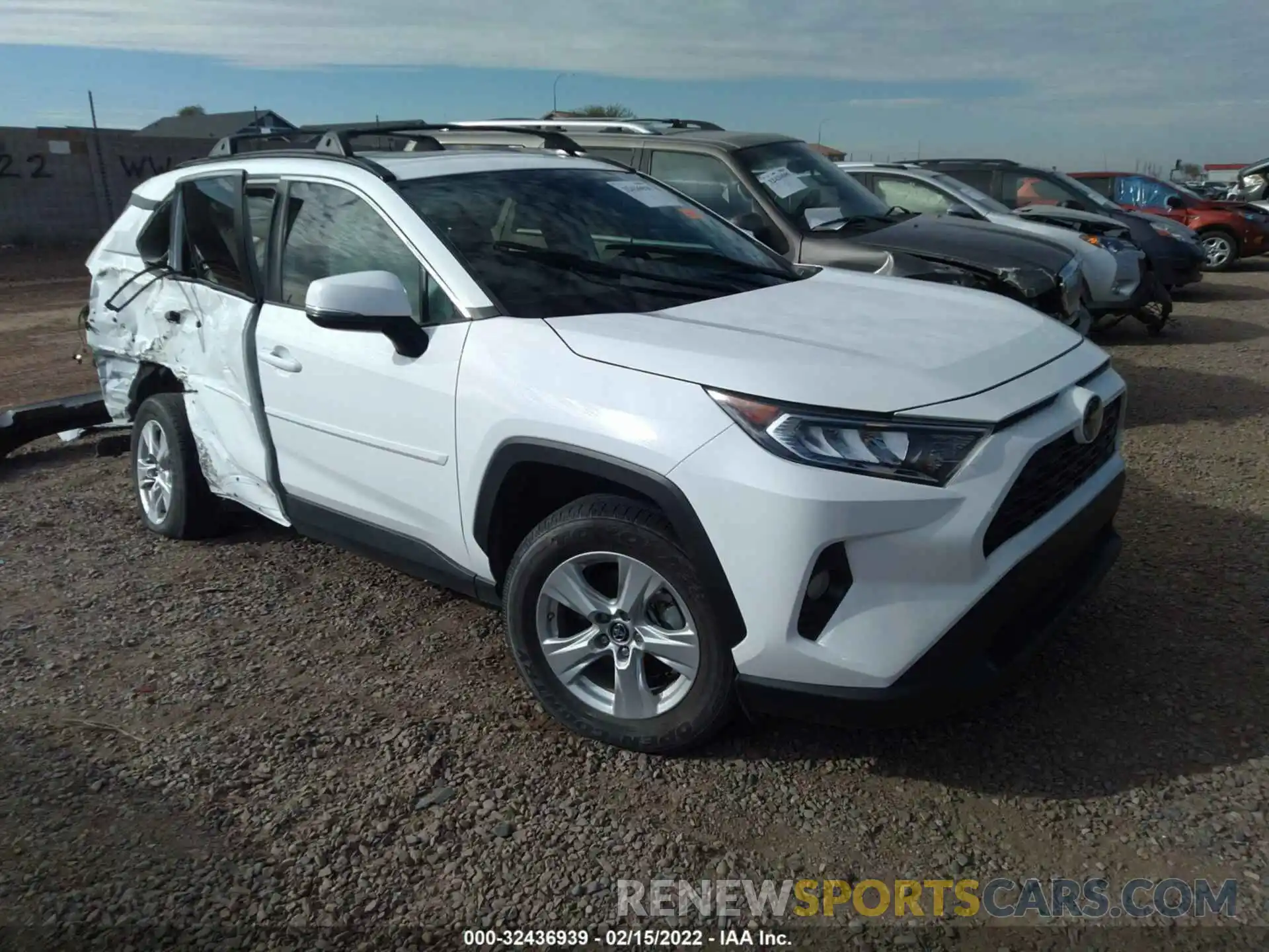 1 Photograph of a damaged car 2T3W1RFV2KC019308 TOYOTA RAV4 2019