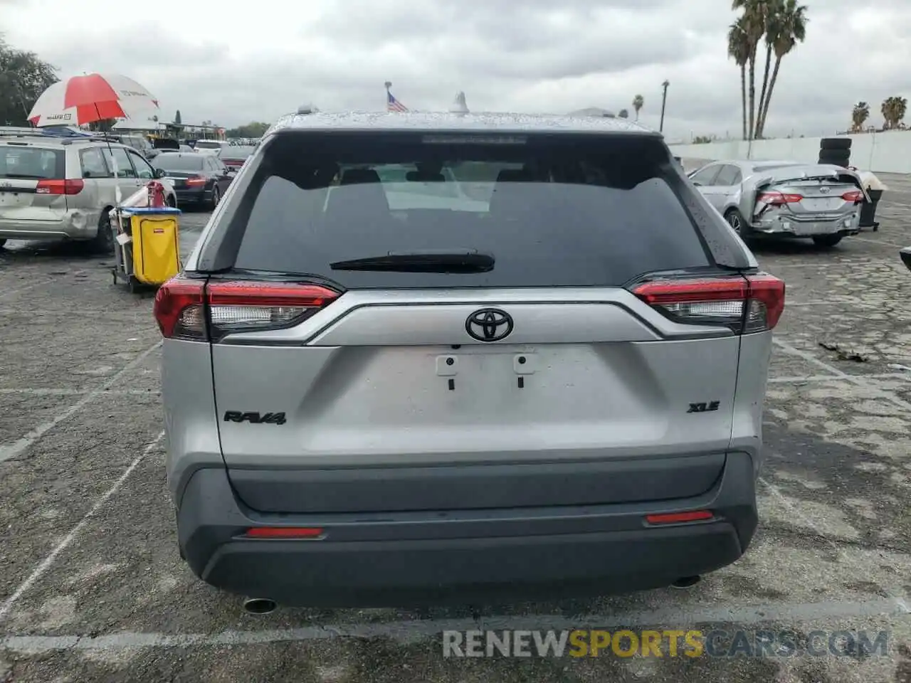 6 Photograph of a damaged car 2T3W1RFV2KC027800 TOYOTA RAV4 2019