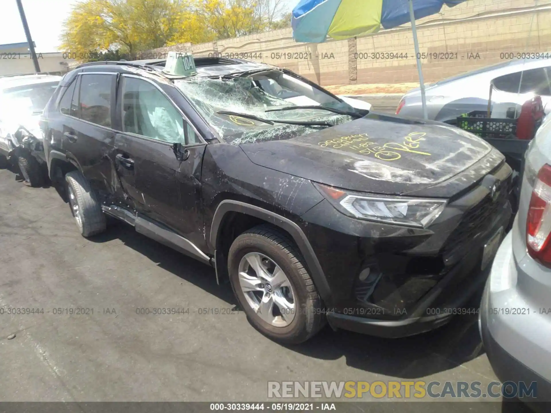 1 Photograph of a damaged car 2T3W1RFV2KC028414 TOYOTA RAV4 2019