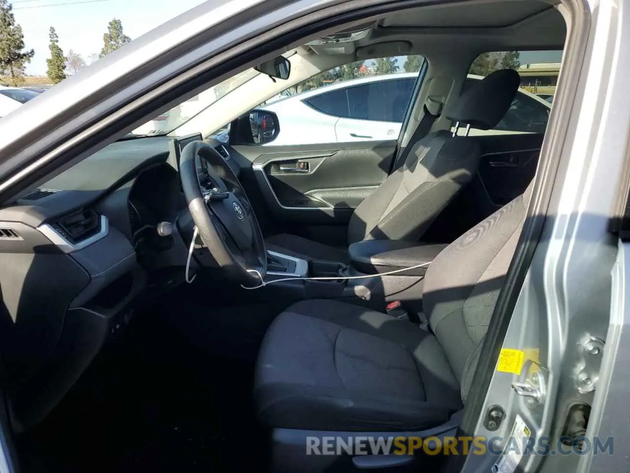 7 Photograph of a damaged car 2T3W1RFV2KC028963 TOYOTA RAV4 2019