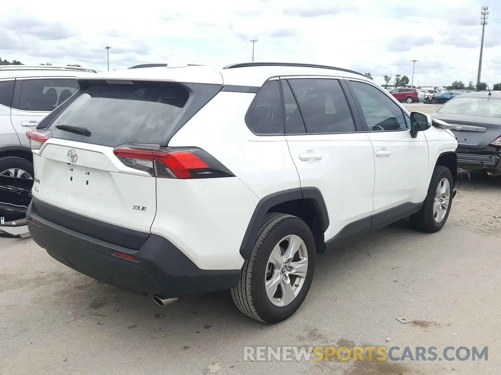 4 Photograph of a damaged car 2T3W1RFV2KC029790 TOYOTA RAV4 2019