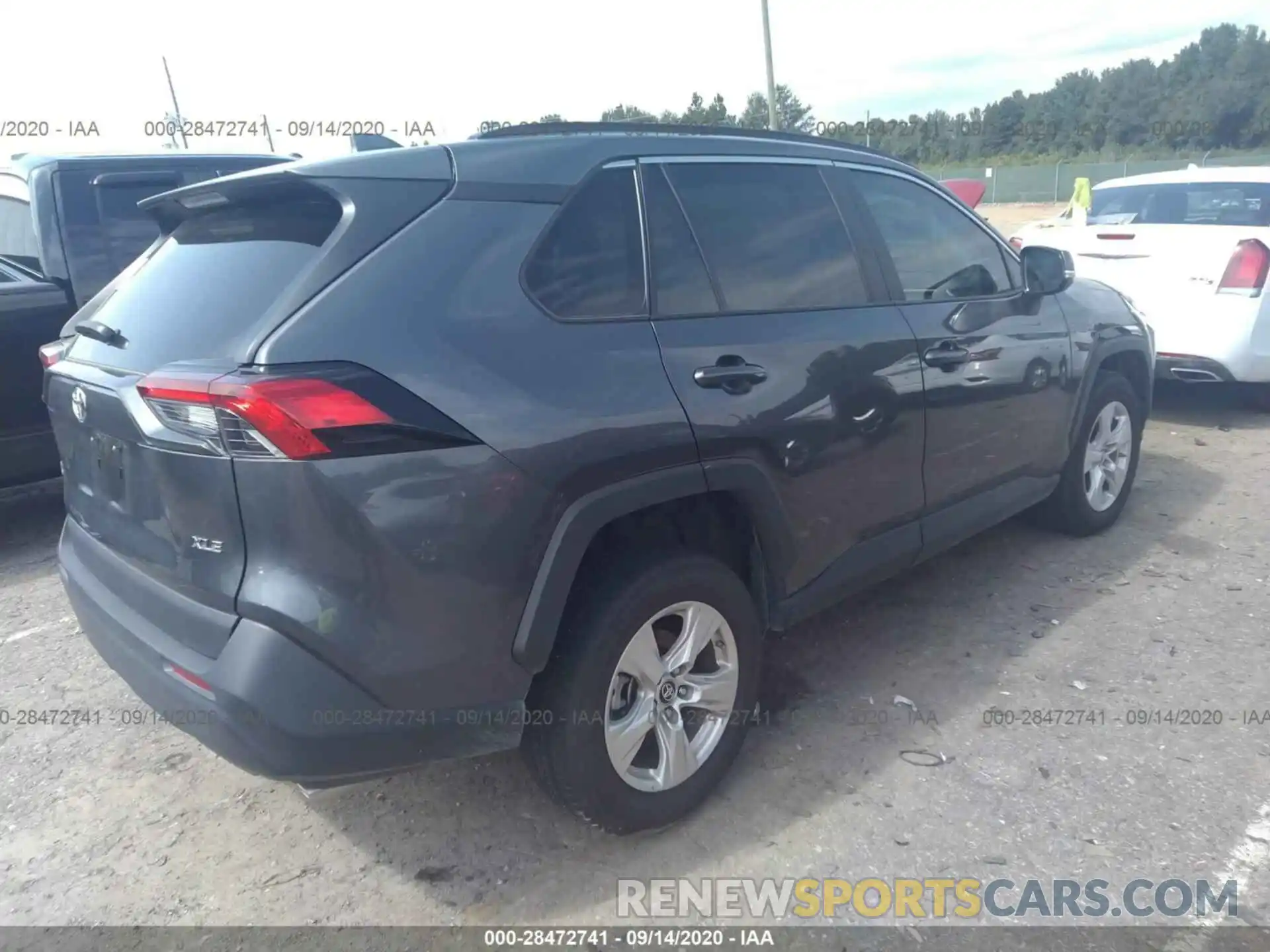 4 Photograph of a damaged car 2T3W1RFV2KC030728 TOYOTA RAV4 2019