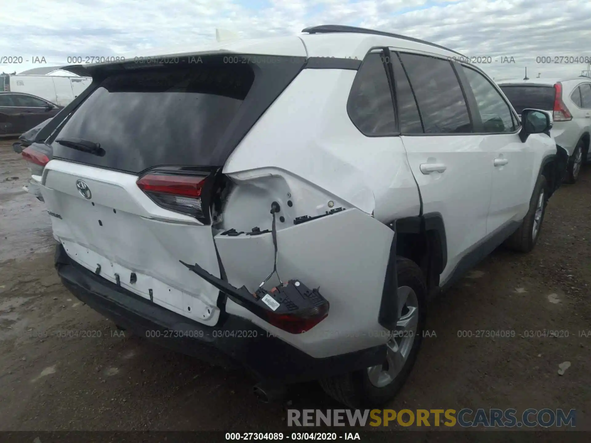 4 Photograph of a damaged car 2T3W1RFV2KW007545 TOYOTA RAV4 2019