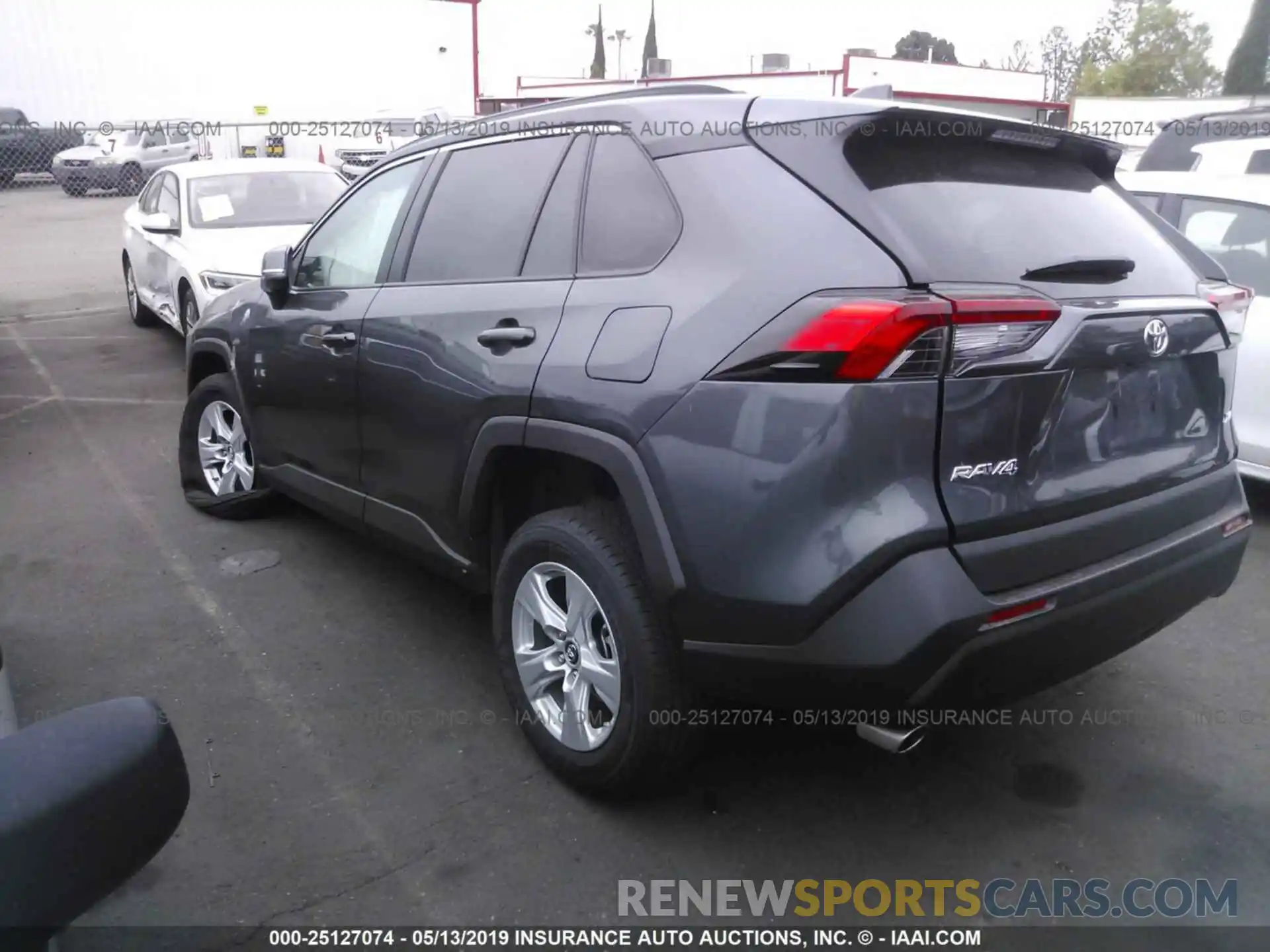 3 Photograph of a damaged car 2T3W1RFV2KW007917 TOYOTA RAV4 2019