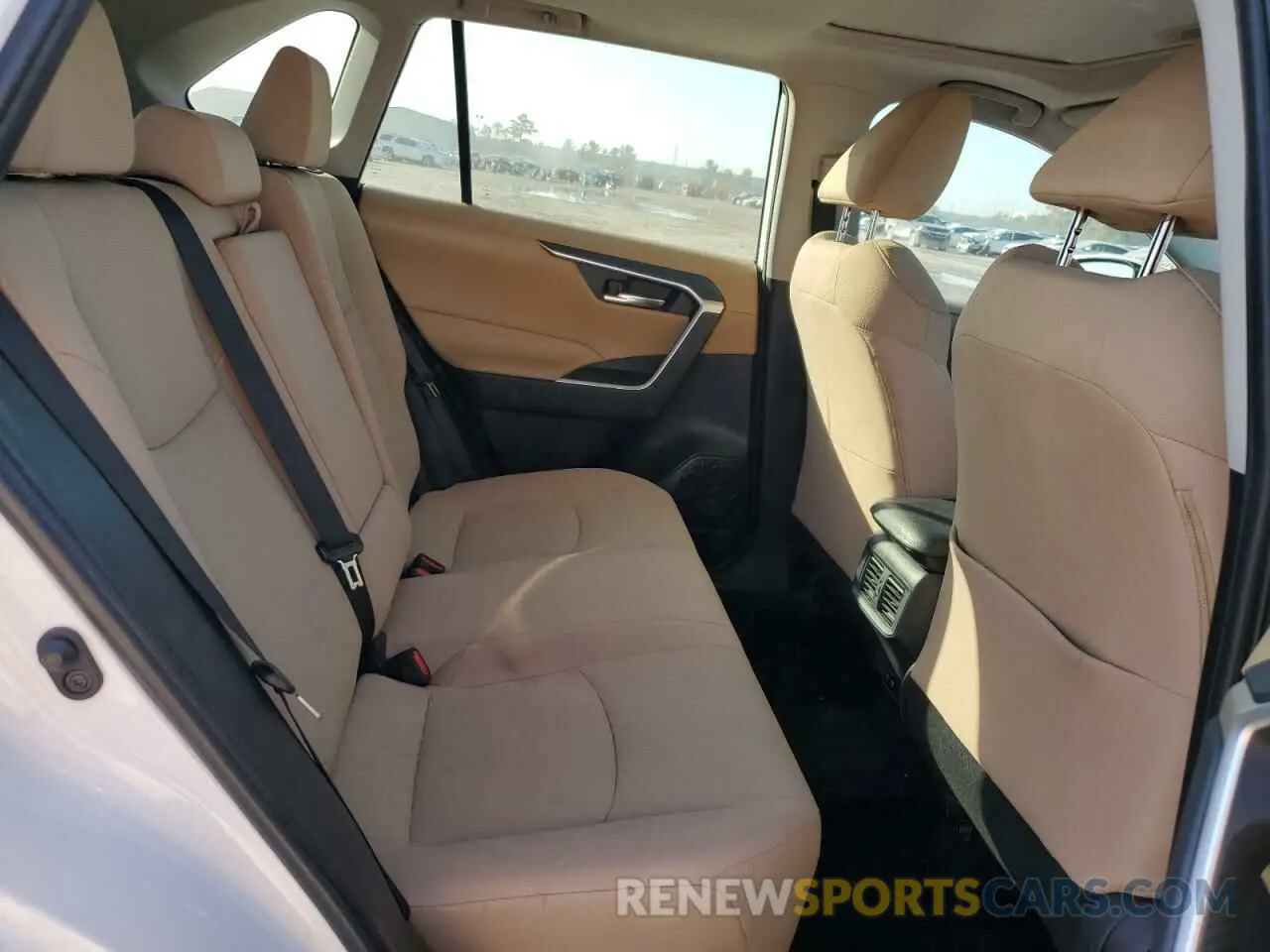 11 Photograph of a damaged car 2T3W1RFV2KW008940 TOYOTA RAV4 2019