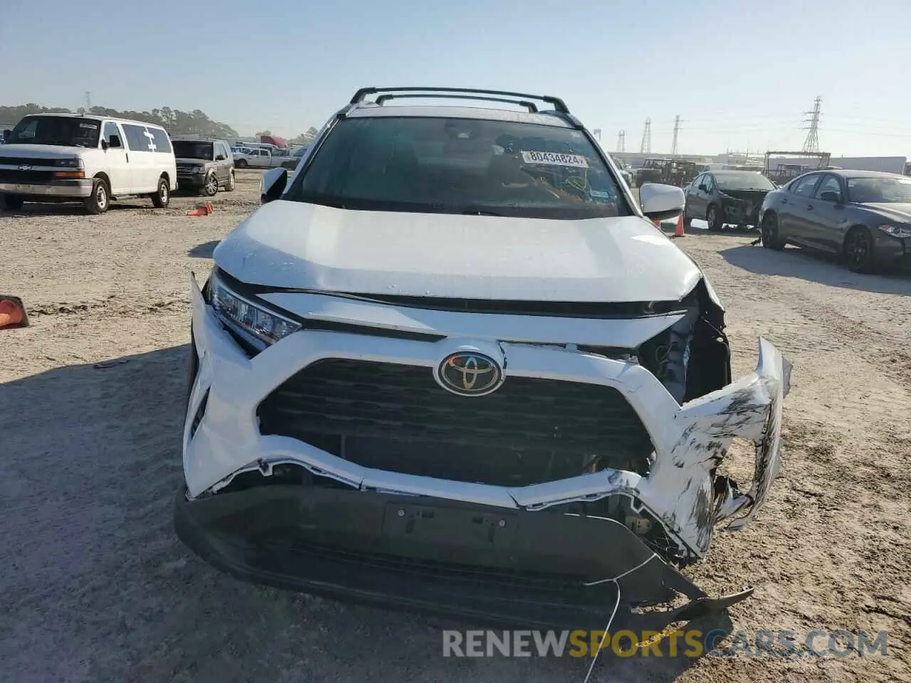 5 Photograph of a damaged car 2T3W1RFV2KW008940 TOYOTA RAV4 2019