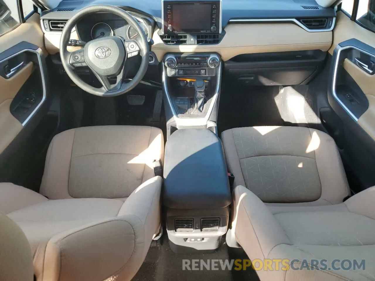 8 Photograph of a damaged car 2T3W1RFV2KW008940 TOYOTA RAV4 2019