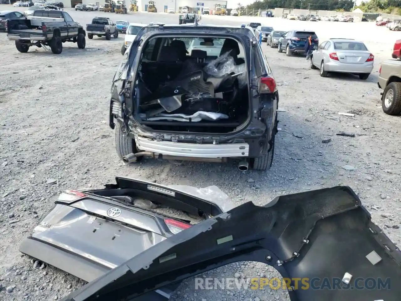 9 Photograph of a damaged car 2T3W1RFV2KW013099 TOYOTA RAV4 2019