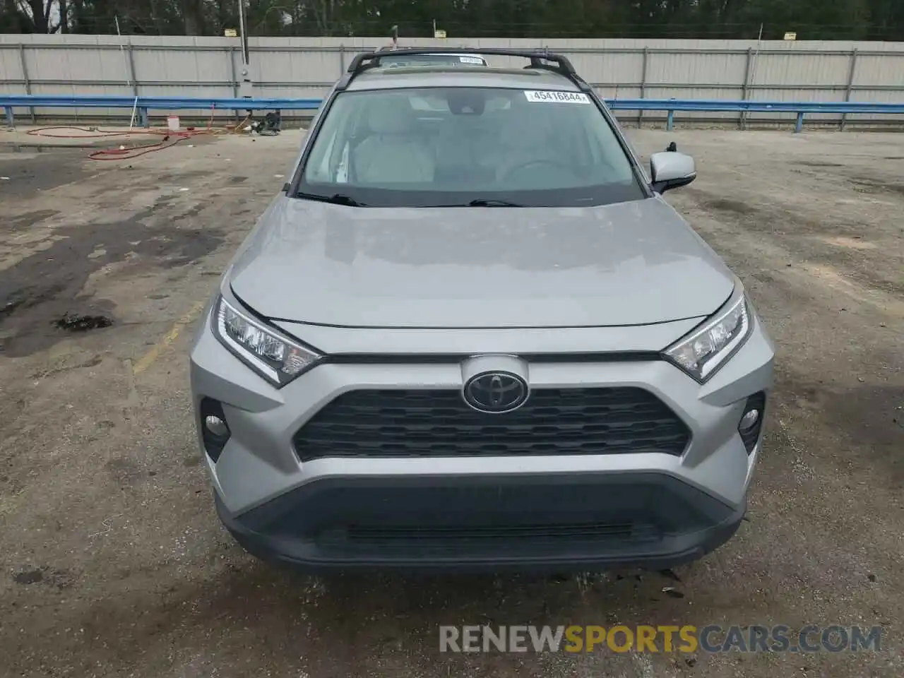 5 Photograph of a damaged car 2T3W1RFV2KW016049 TOYOTA RAV4 2019