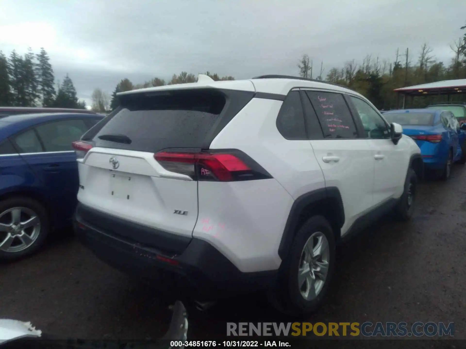 4 Photograph of a damaged car 2T3W1RFV2KW040206 TOYOTA RAV4 2019