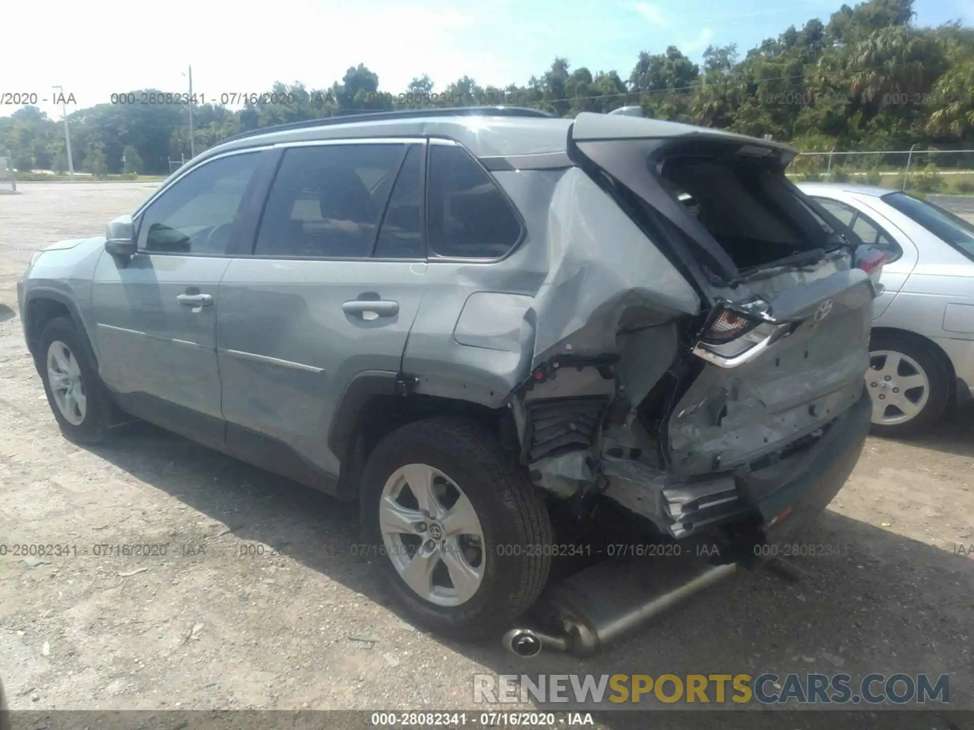 3 Photograph of a damaged car 2T3W1RFV2KW052484 TOYOTA RAV4 2019