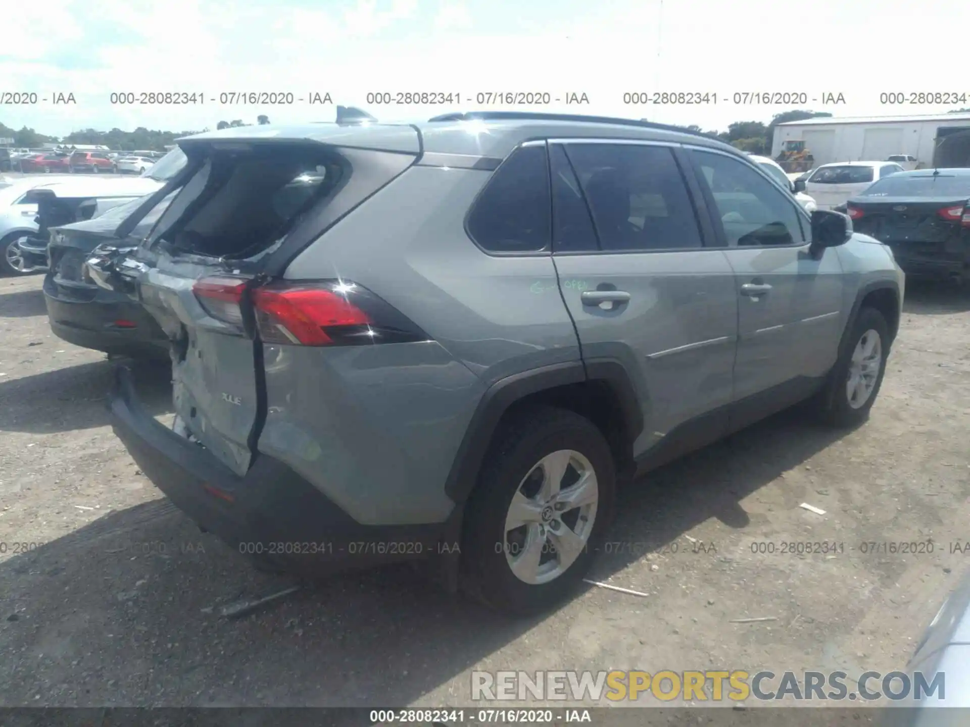 4 Photograph of a damaged car 2T3W1RFV2KW052484 TOYOTA RAV4 2019