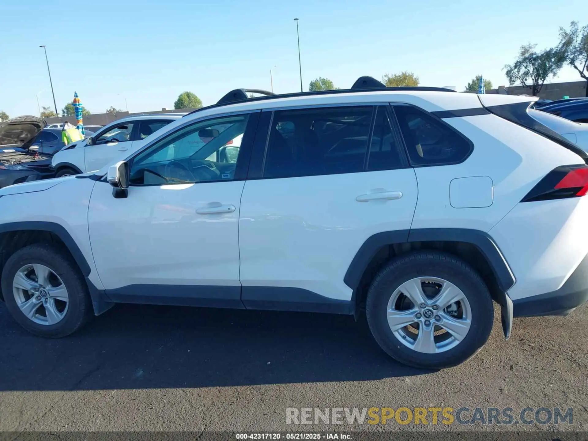 15 Photograph of a damaged car 2T3W1RFV3KC002016 TOYOTA RAV4 2019